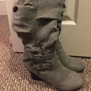 Women’s gray knee high Unionbay “Rhythm” boots